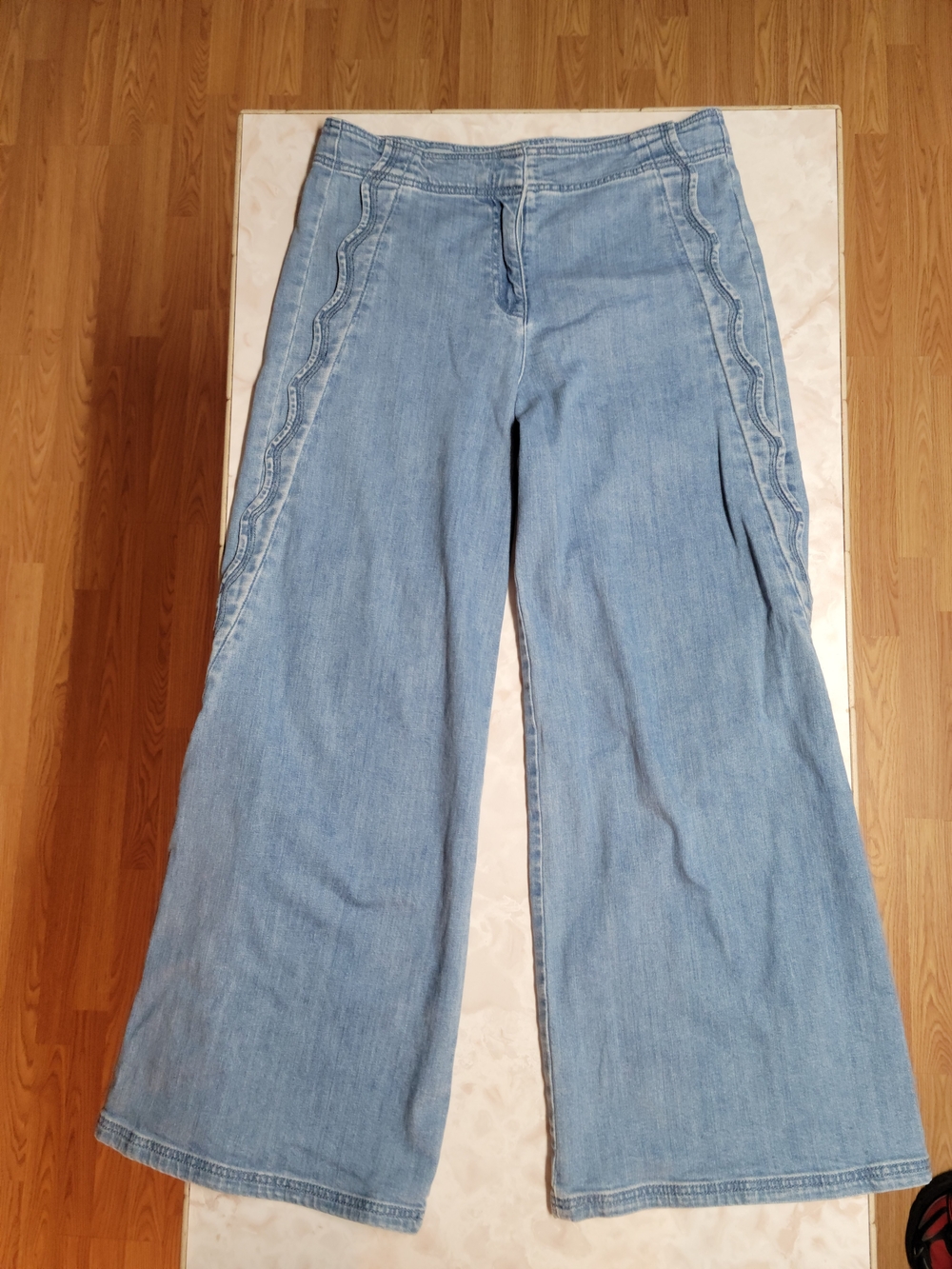 Maeve Anthropologie Scallop-Edge High-Rise Wide-Leg Jeans 29 Zuzu Wash